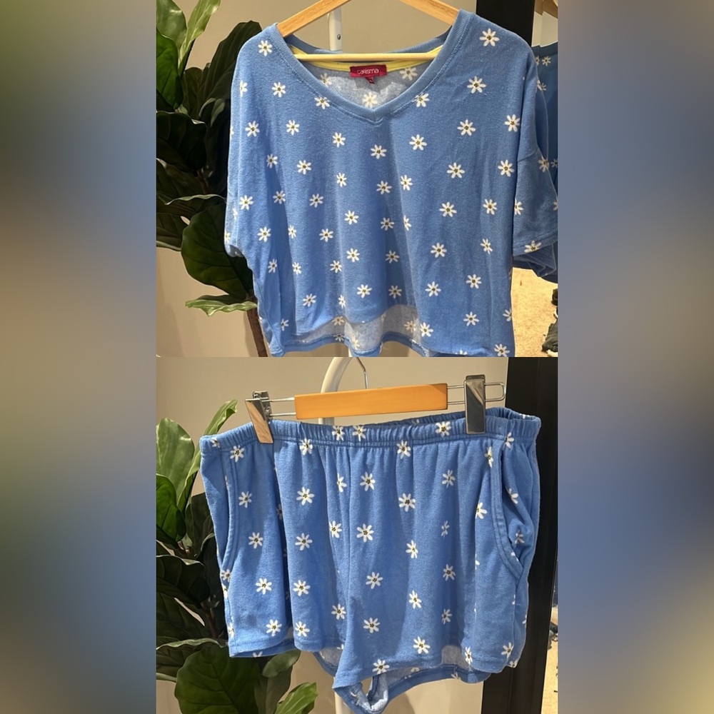 ⭐️HOST PICK 3/$35⭐️Carisma | Terry Pajama Set- large